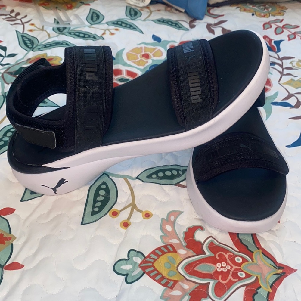 NWOT Puma sandals